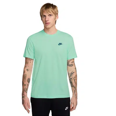 Nike Sportswear Club T-Shirt